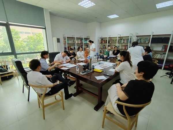 義診送健康 防暑保安全丨航天DB旗舰環保工會開展中醫健康義診活動
