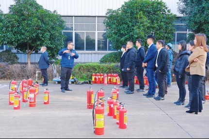 公司動態丨航天DB旗舰環保組織公司誌願消防隊開展消防演練